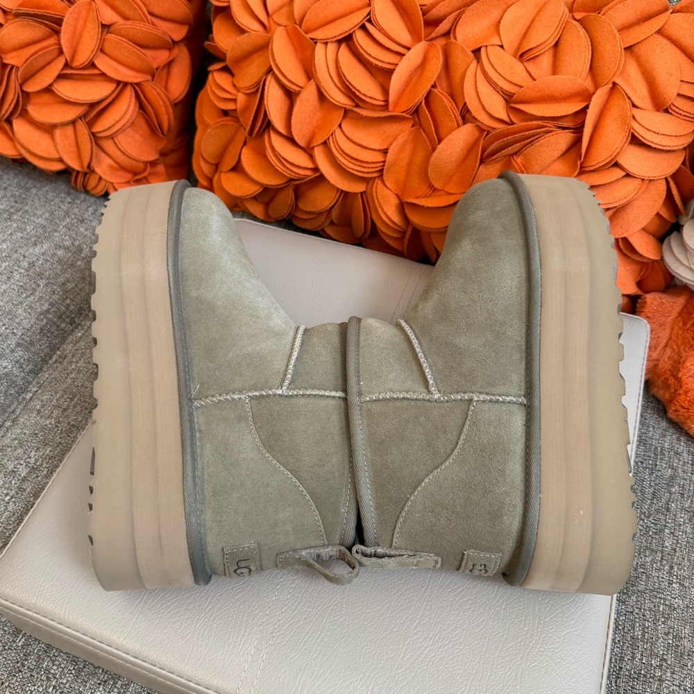 ❣️🆕 UGG® Classic Ultra Mini Platform Boots in Antilope Suede Shade❣️ - Picture 6 of 9